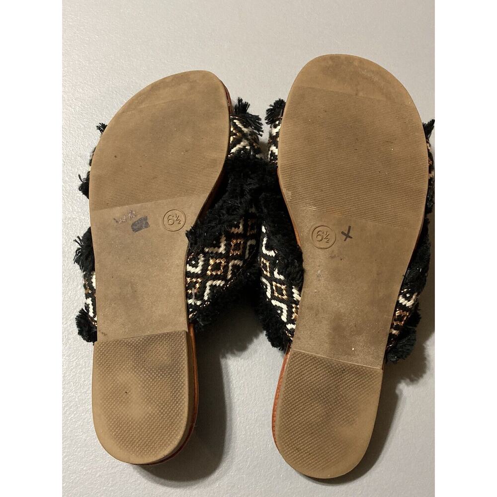 Universal Thread Sandals Womens 6.5 Black Gold Fabric Fringe Casual Slip On - Picture 4 of 6